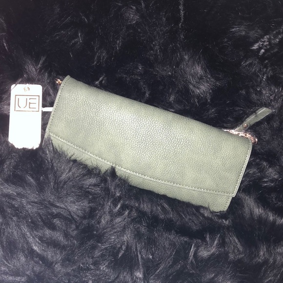 Urban Expressions Black Envelope Clutch - Picture 1 of 4